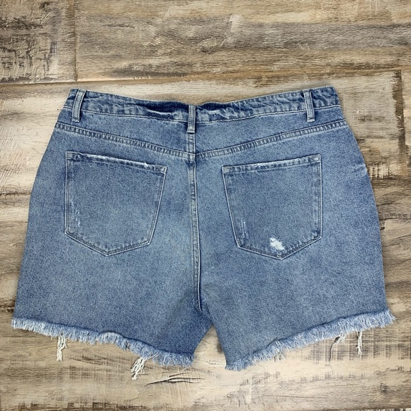 Renegades Distressed Denim Shorts - KanCan - Picture 3 of 7